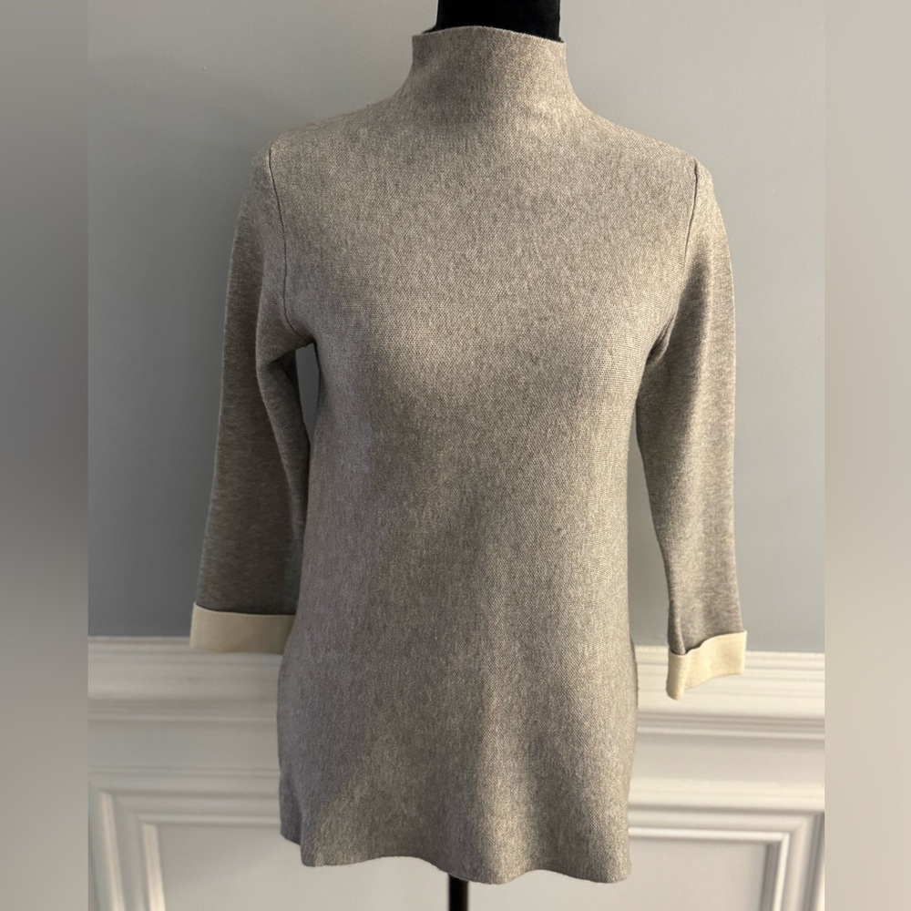 Tahari Grey Turtle Neck Sweater, size XS